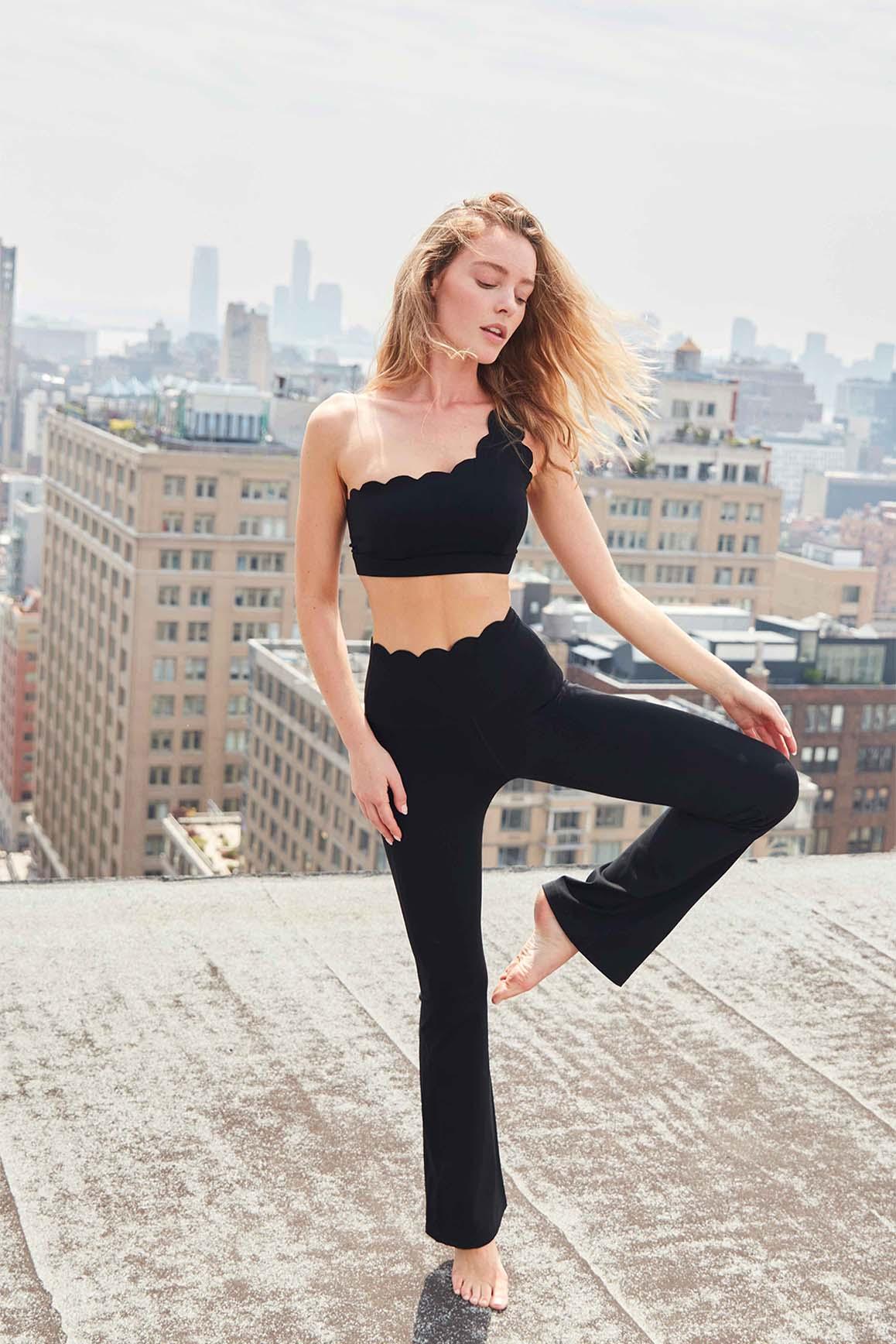 Dynamic One Shoulder Sports Bra + High-Waist Flare Legging